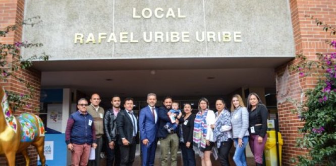 Hombres y mujeres candidatos a conformar Consejo local de Propiedad Horizontal Hombres y mujeres que conforman el Consejo local de propiedad horizontal